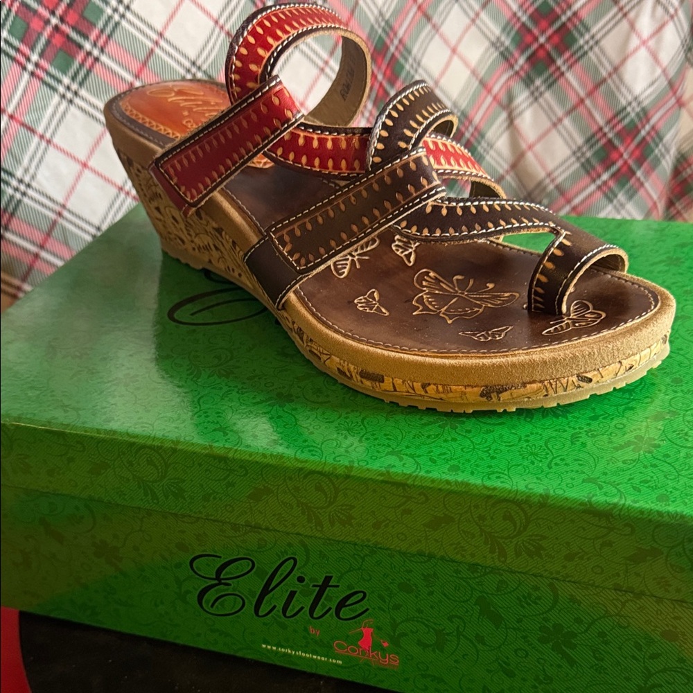 Elite Women's Red and Brown Sandals